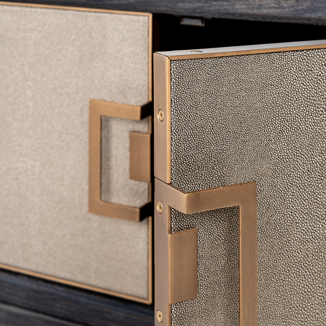 TV-Schrank Bloomville brass shagreen